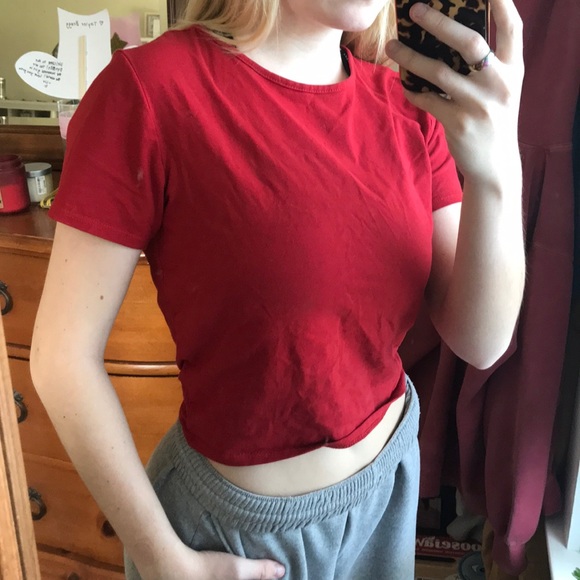 red cropped tee - Picture 1 of 1